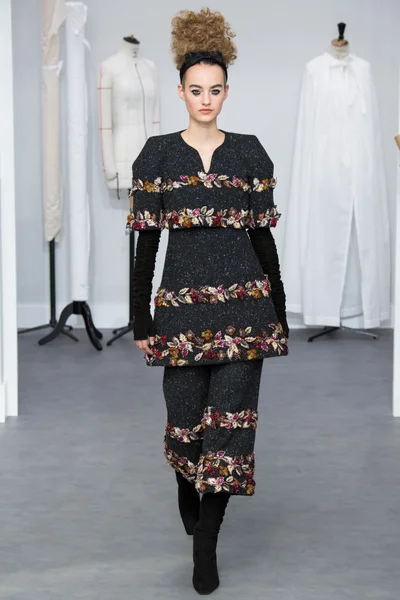 Look 15
